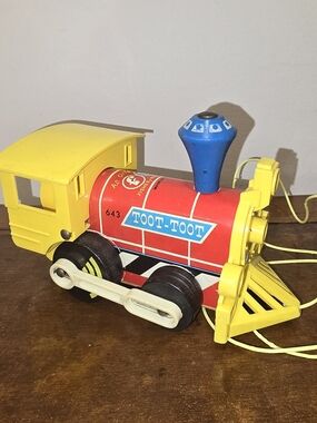 Vintage Fisher Price 643 Toot Toot Engine Wooden Pull Toy Train Retro Collectibl
